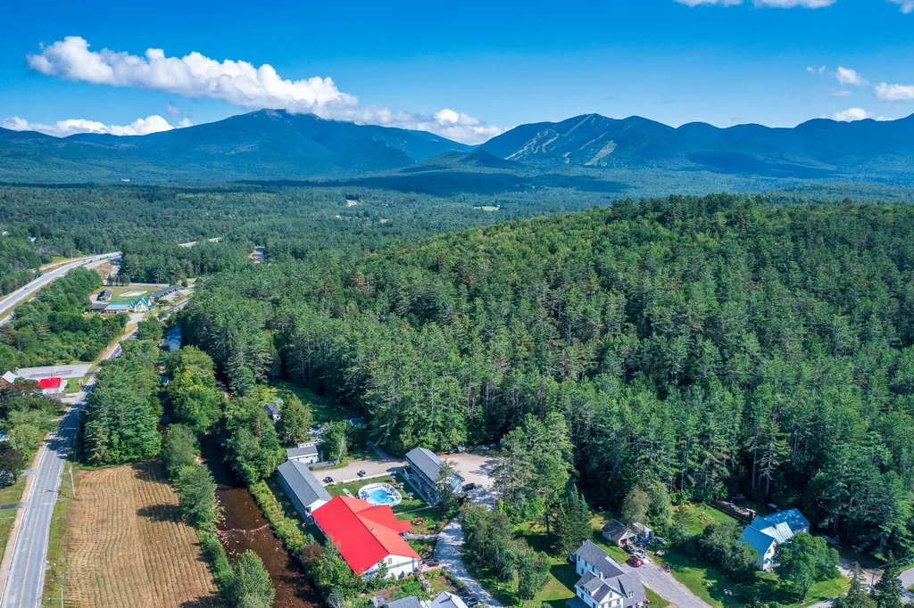 33 Dow Avenue Franconia NH 03580