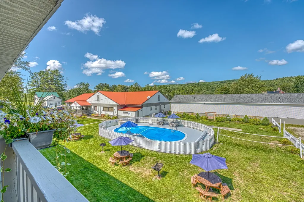 33 Dow Avenue Franconia NH 03580