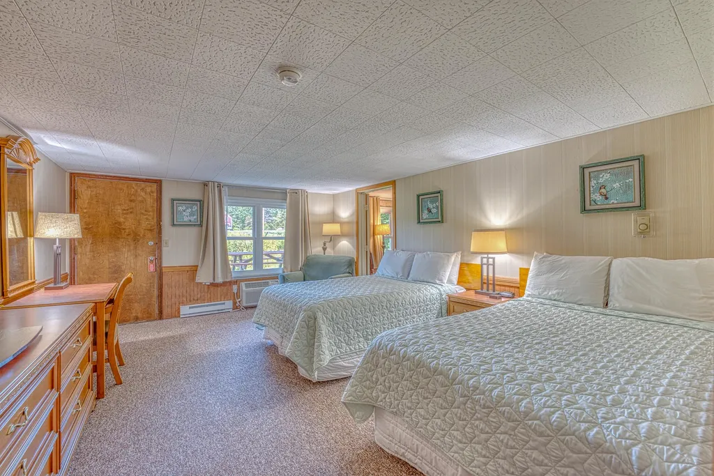 33 Dow Avenue Franconia NH 03580