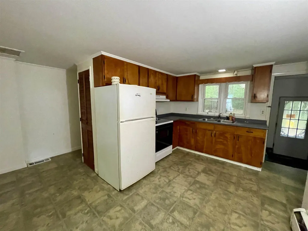 9 Kidder Avenue Franklin NH 03235