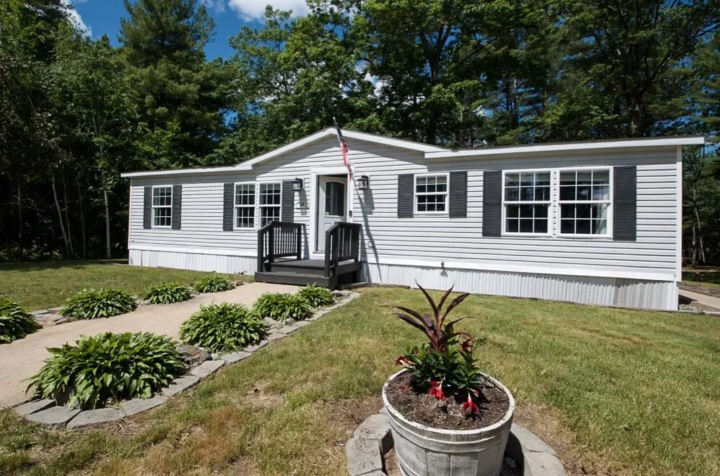 20 Place Lane Eliot ME 03903