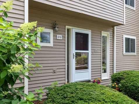 D10 Stonehedge Drive South Burlington VT 05403