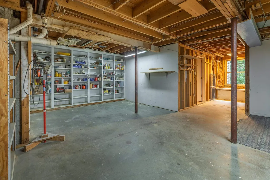 66 Clay Hill Road Hartland VT 05048