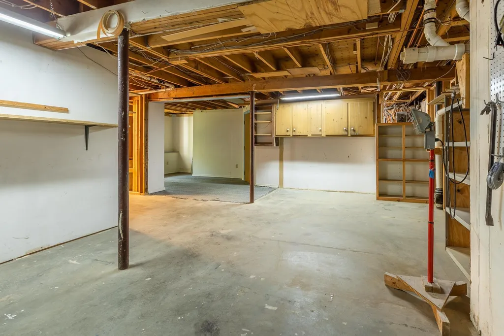 66 Clay Hill Road Hartland VT 05048
