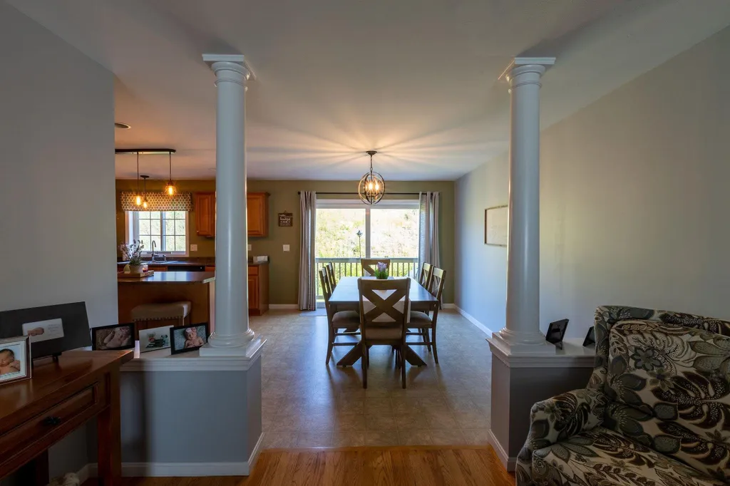 8a Canterberry Court Hudson NH 03051