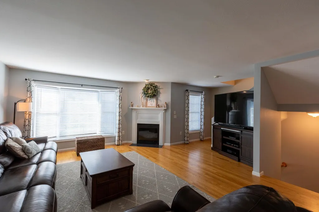 8a Canterberry Court Hudson NH 03051