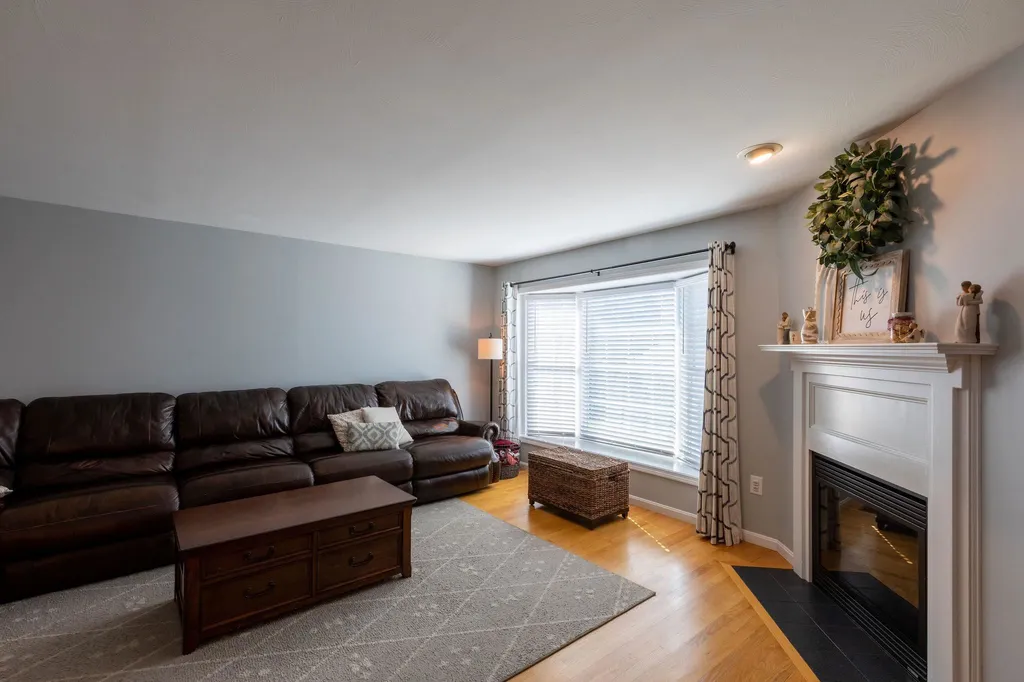 8a Canterberry Court Hudson NH 03051