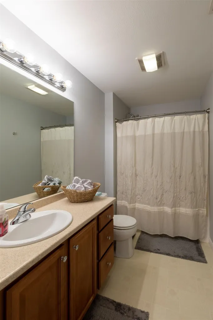 8a Canterberry Court Hudson NH 03051