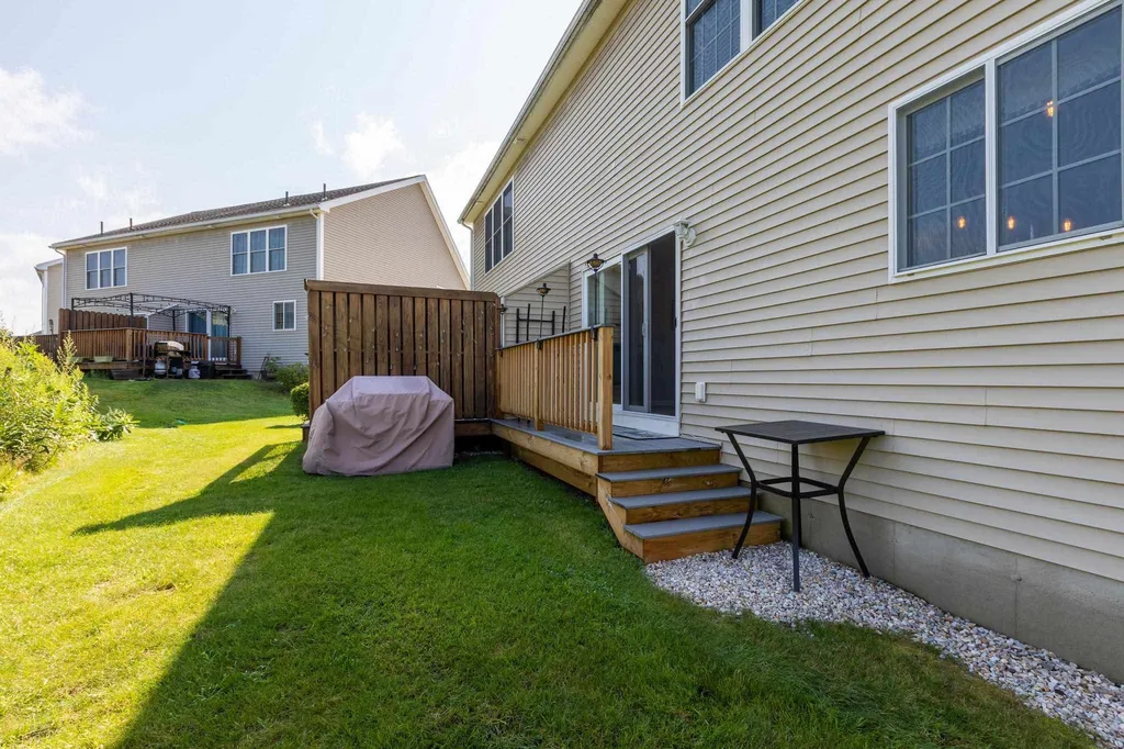 8a Canterberry Court Hudson NH 03051