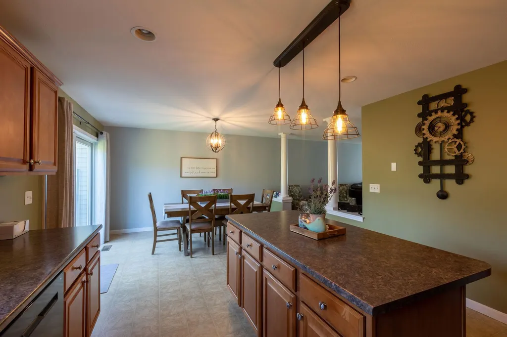 8a Canterberry Court Hudson NH 03051