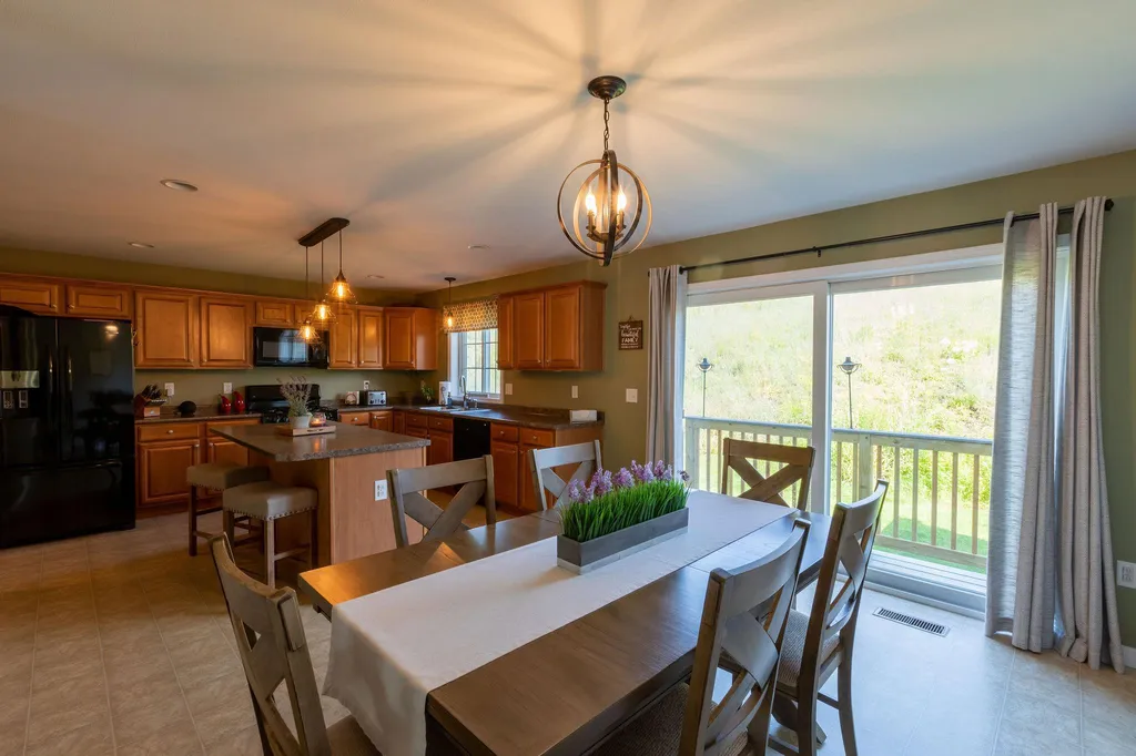 8a Canterberry Court Hudson NH 03051
