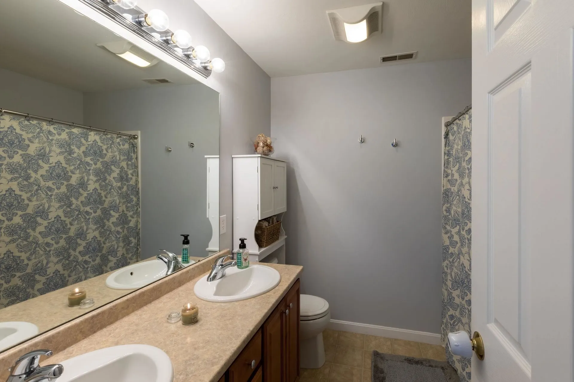 8a Canterberry Court Hudson NH 03051