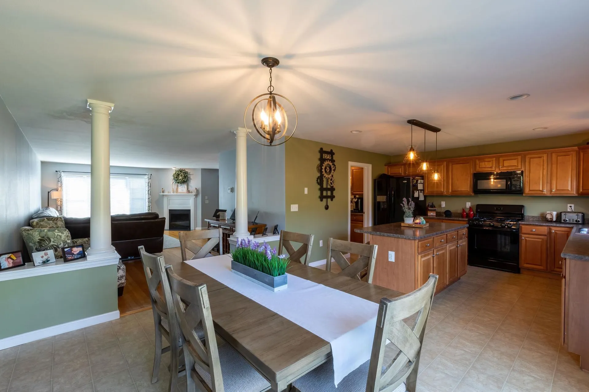 8a Canterberry Court Hudson NH 03051