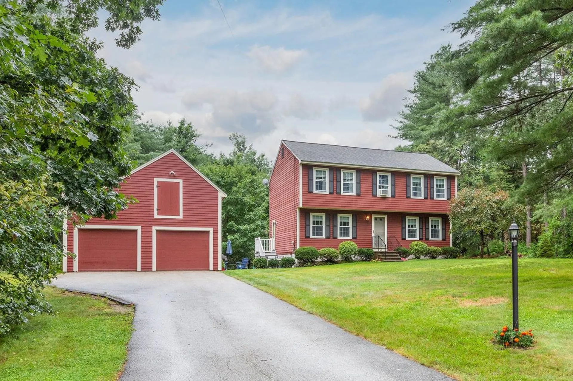 24 Chase Brook Circle Litchfield NH 03052