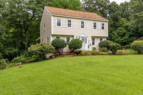 10 Greenwich Road Litchfield NH 03052