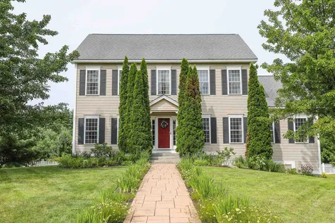 24 Winding Road Bedford NH 03110
