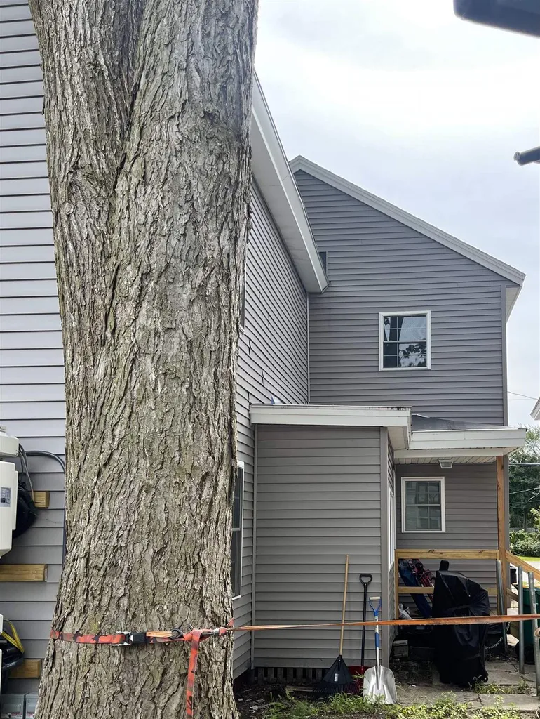 1 1/2 Chestnut Street Rochester NH 03867