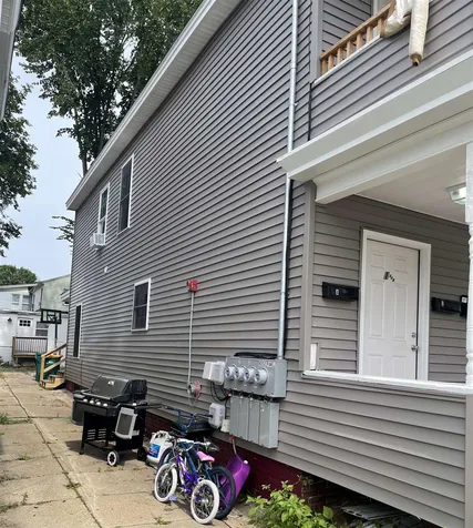 1 1/2 Chestnut Street Rochester NH 03867