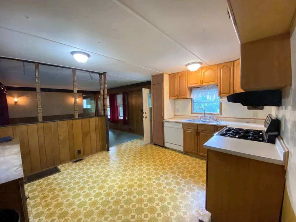 52 Danville Road Kingston NH 03848