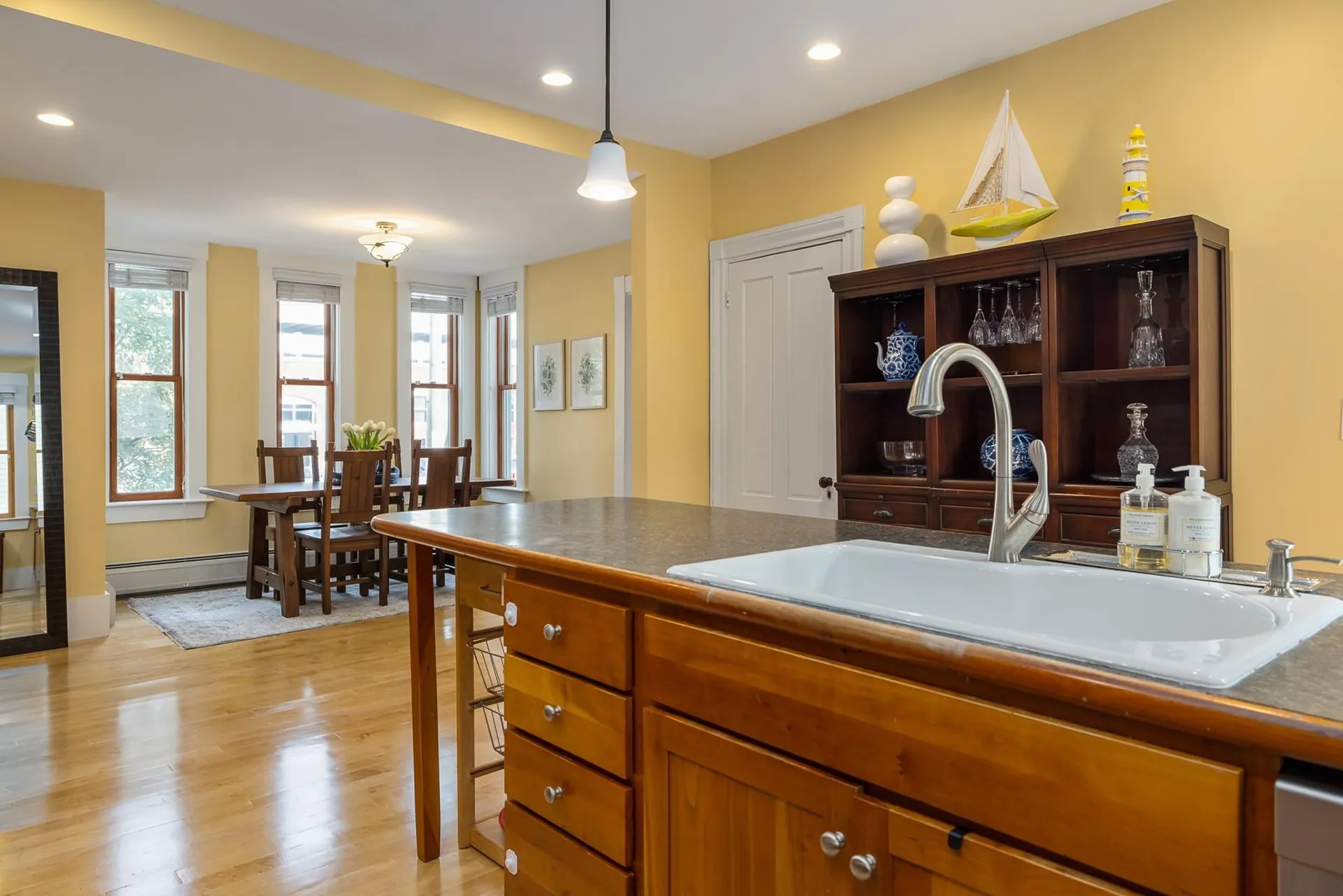 48 Pearl Street Portsmouth NH 03801