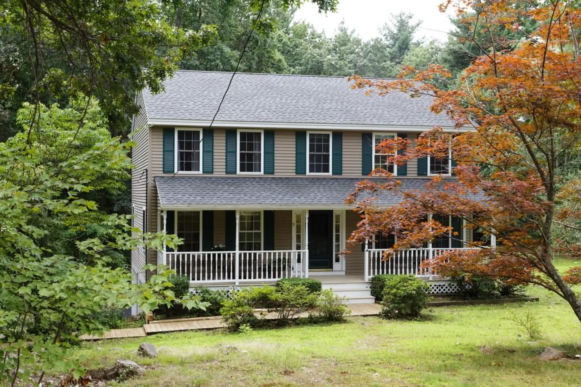 9 Spring Street Pelham NH 03076-2826
