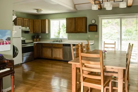 61 Whetstone Drive Brattleboro VT 05301