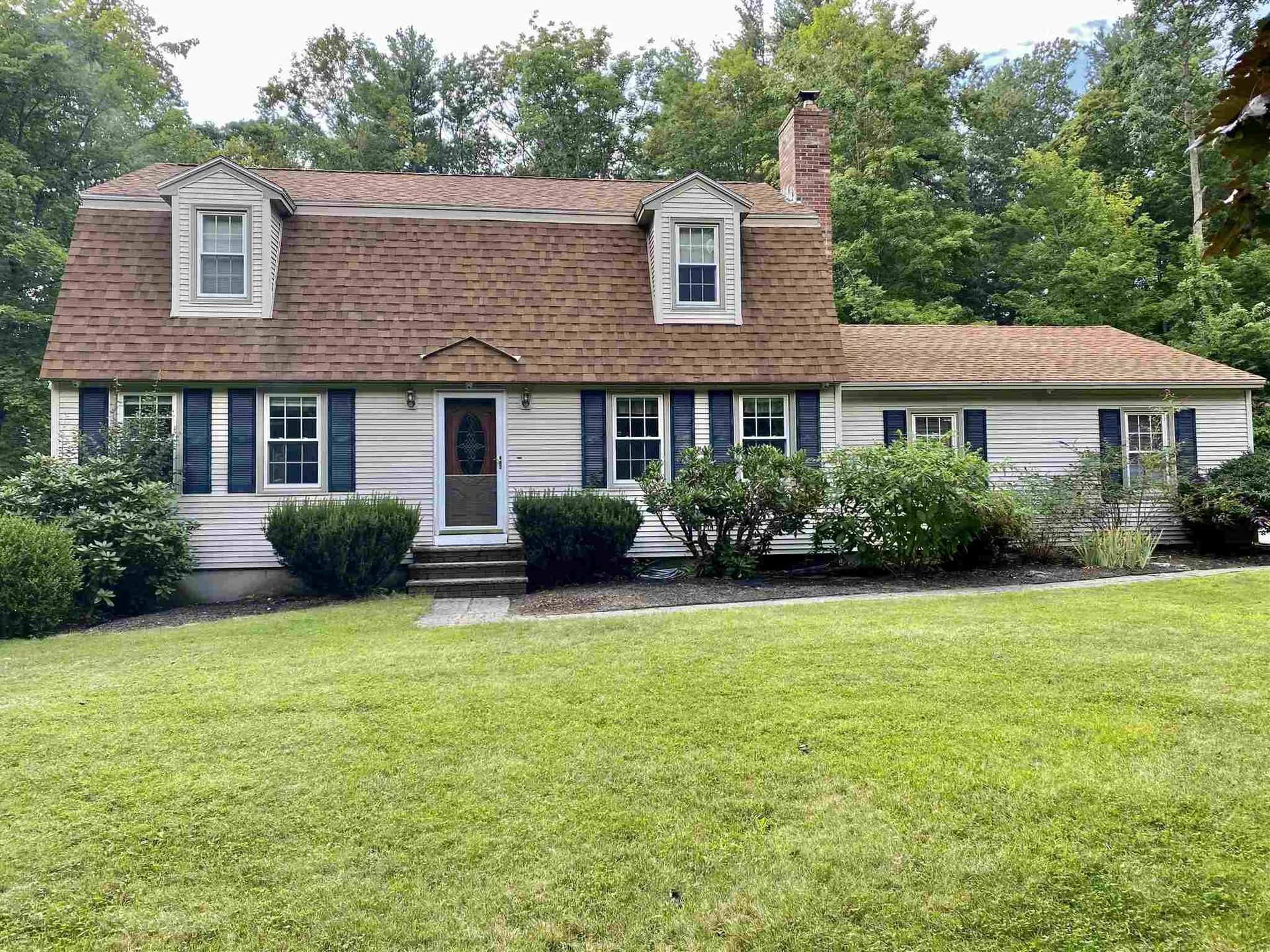 22 Settlers Lane Salem NH 03079-1253