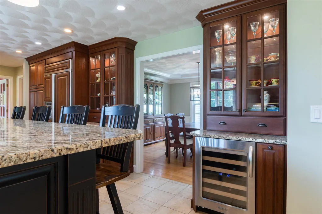 8 Gilboa Lane Nashua NH 03062
