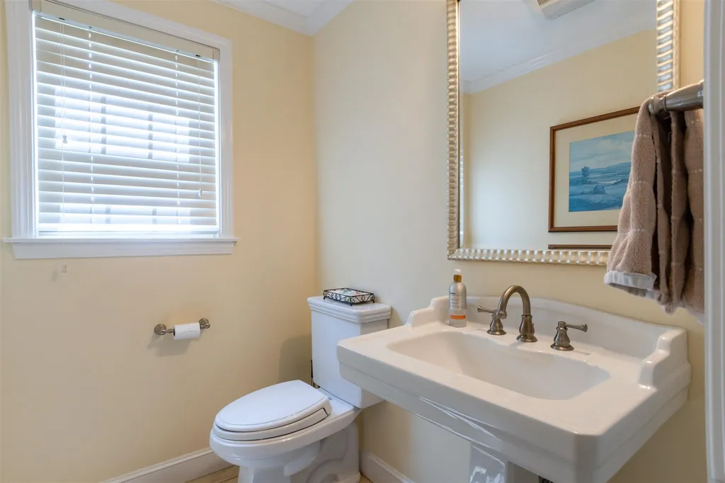 8 Gilboa Lane Nashua NH 03062