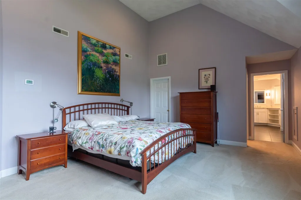 8 Gilboa Lane Nashua NH 03062