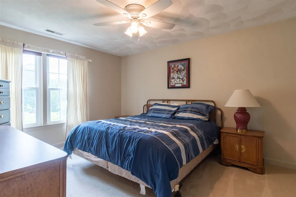 8 Gilboa Lane Nashua NH 03062