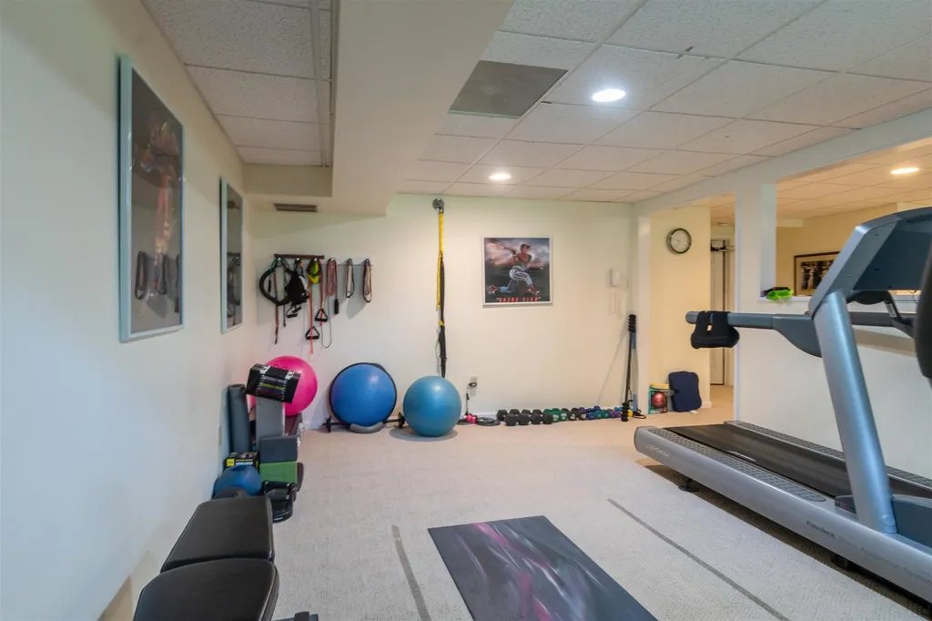 8 Gilboa Lane Nashua NH 03062