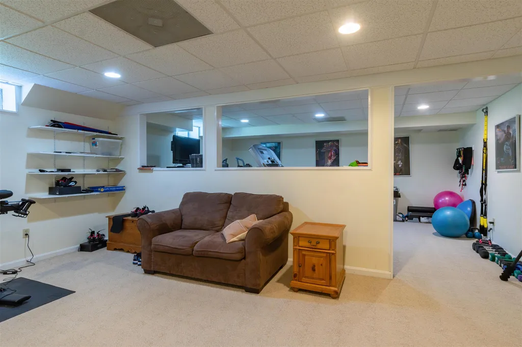 8 Gilboa Lane Nashua NH 03062