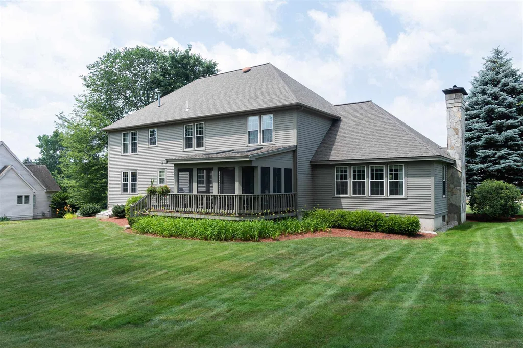 8 Gilboa Lane Nashua NH 03062