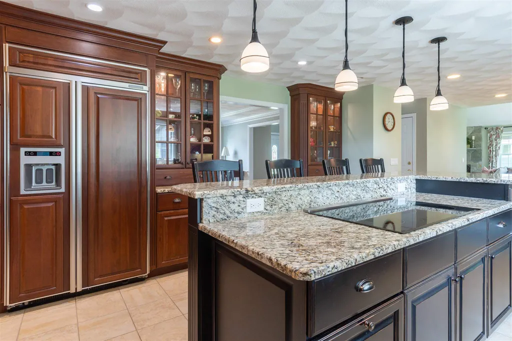8 Gilboa Lane Nashua NH 03062