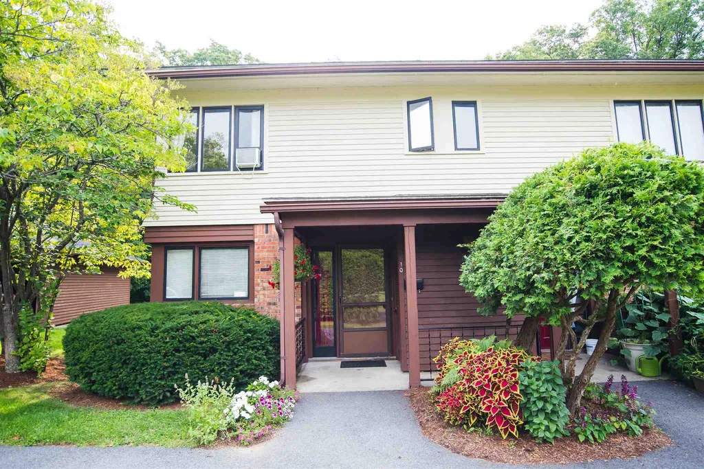 10 Wrisley Court Essex VT 05452