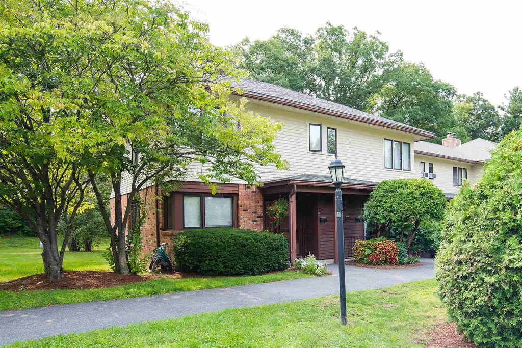 10 Wrisley Court Essex VT 05452