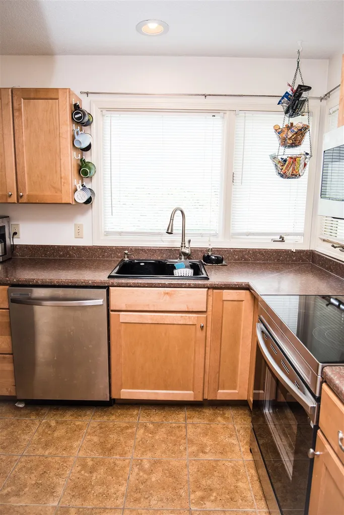 10 Wrisley Court Essex VT 05452
