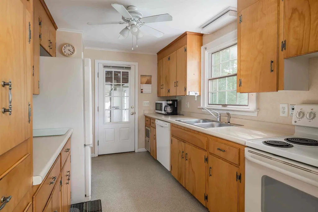 3 Long Cove Road York ME 03909