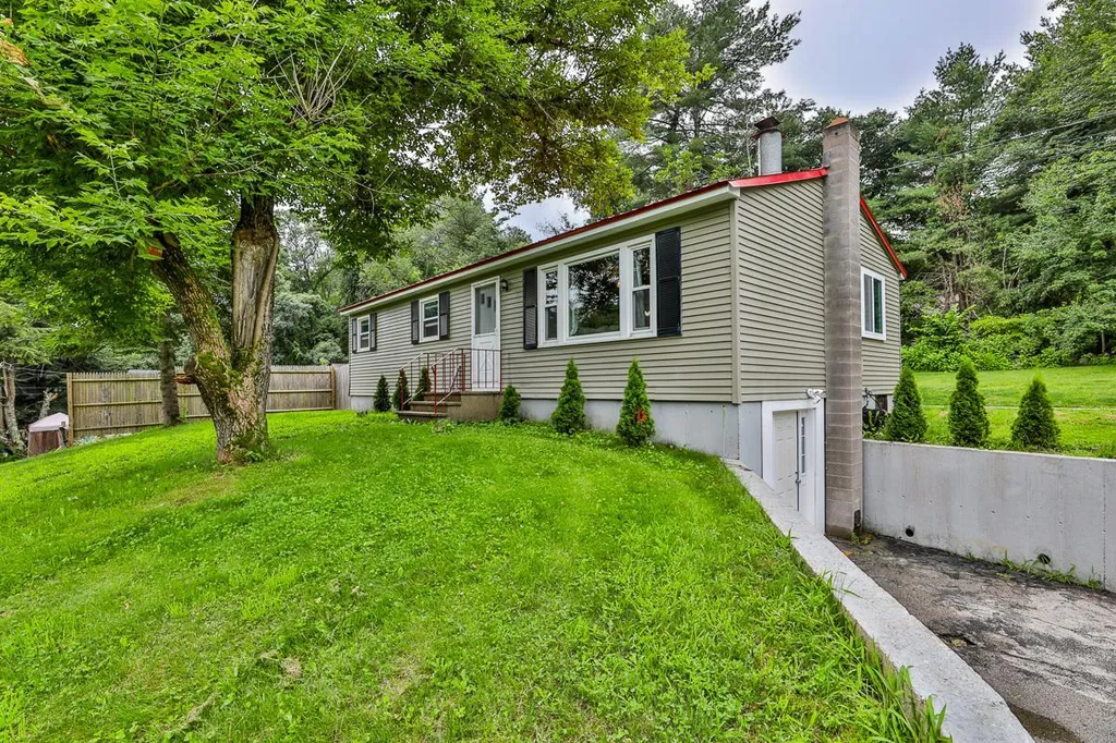 307 Dearborn Road Pembroke NH 03275