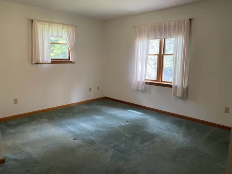 104 Sherwood Circle Brattleboro VT 05301