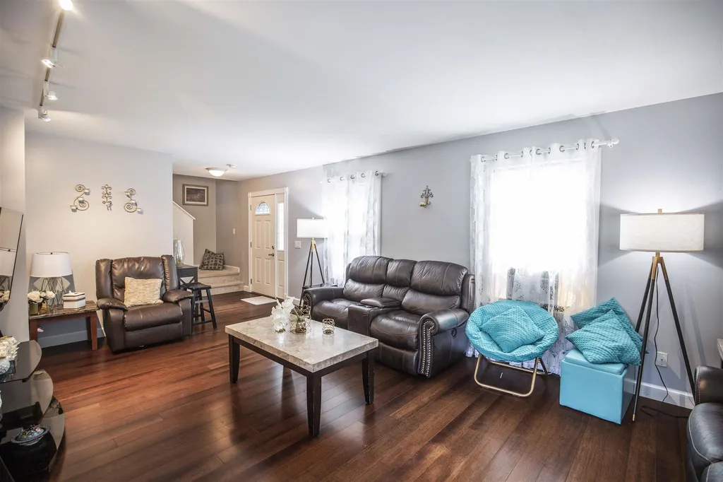 19 Cote Circle Raymond NH 03077
