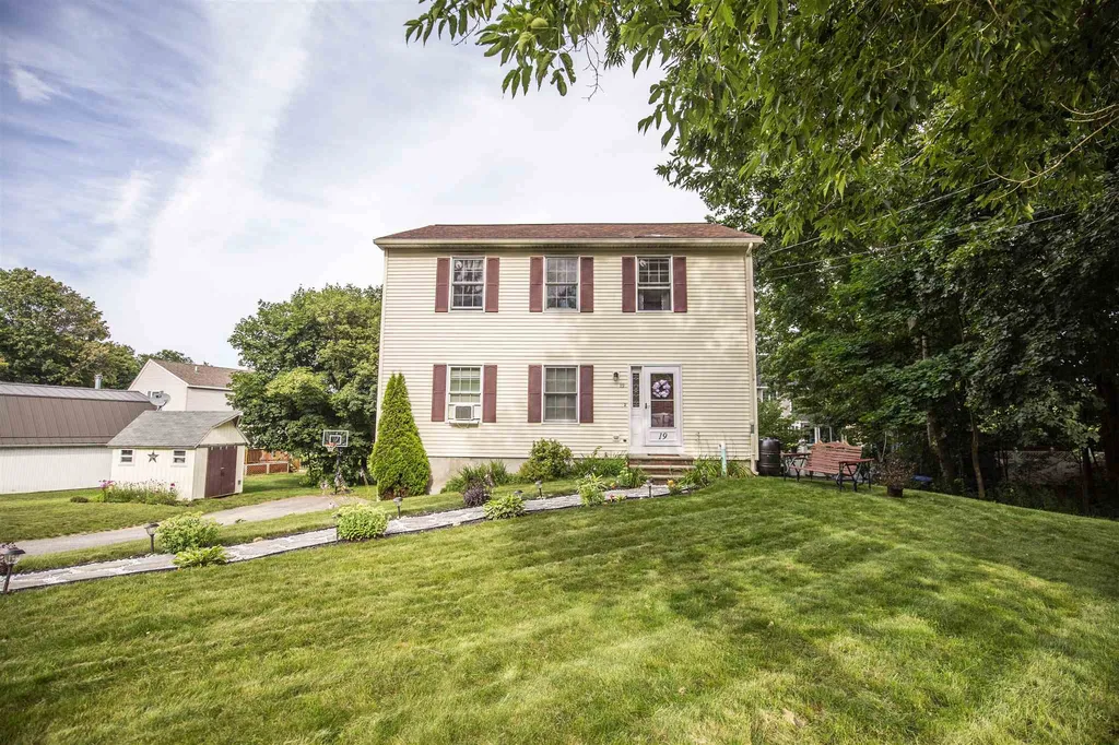 19 Cote Circle Raymond NH 03077