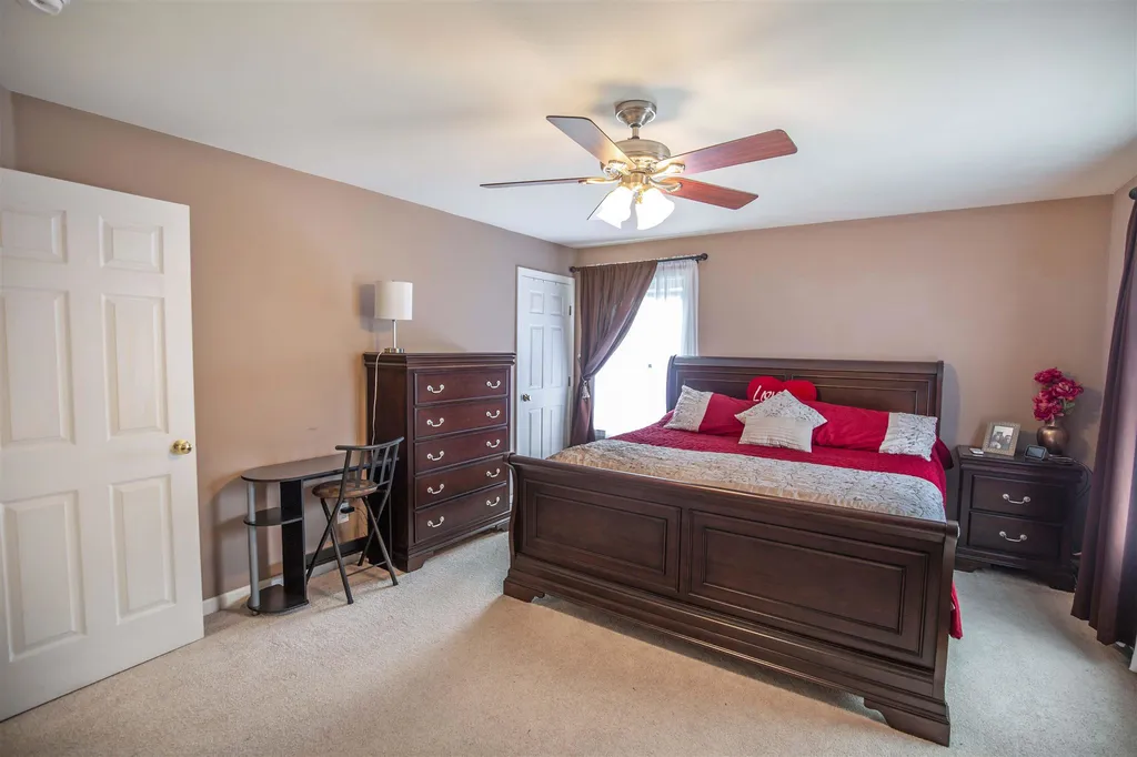 19 Cote Circle Raymond NH 03077