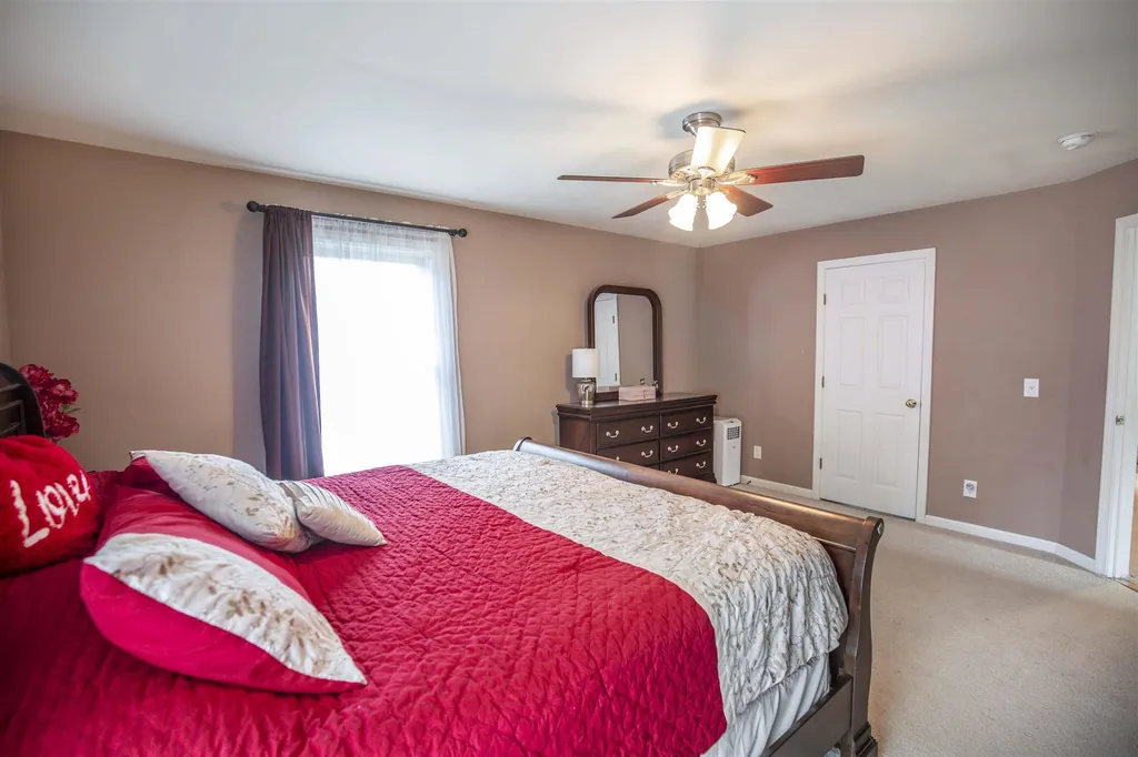 19 Cote Circle Raymond NH 03077
