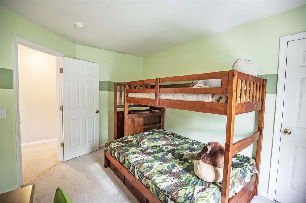 19 Cote Circle Raymond NH 03077
