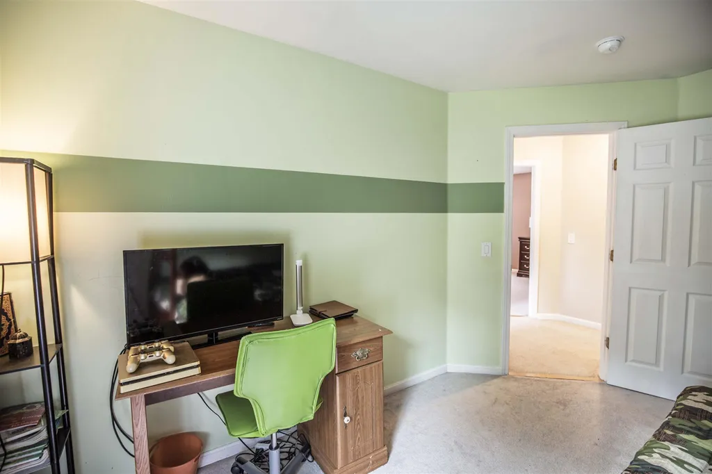 19 Cote Circle Raymond NH 03077