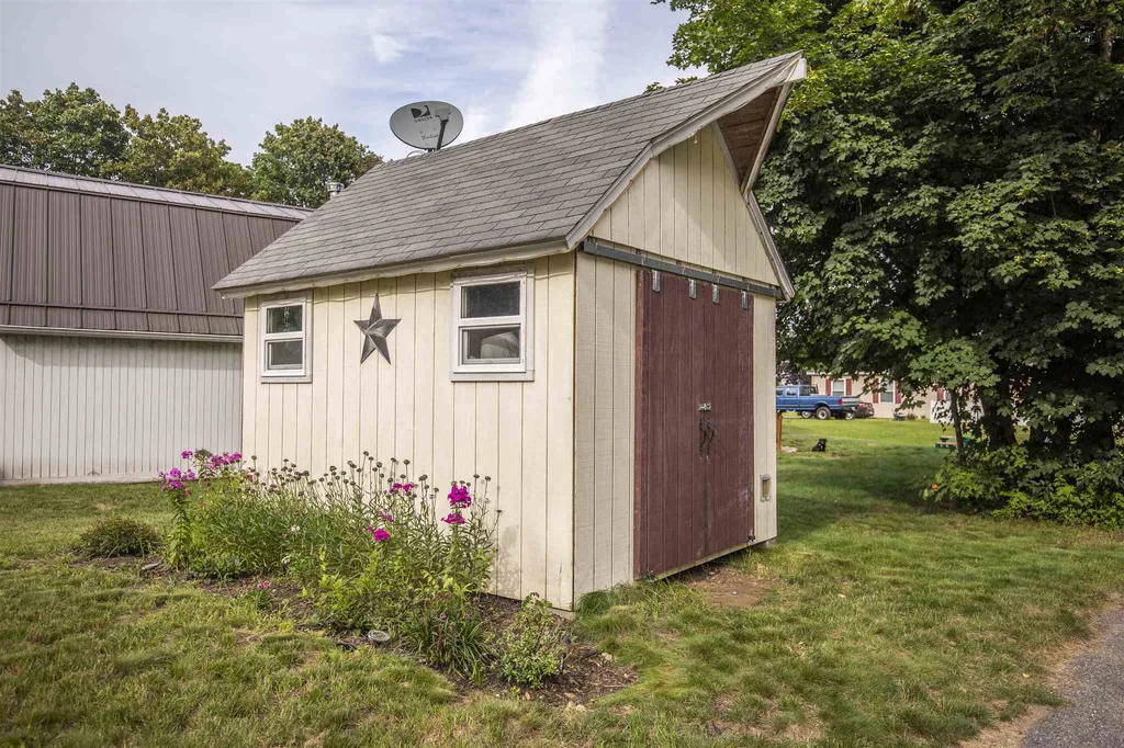 19 Cote Circle Raymond NH 03077