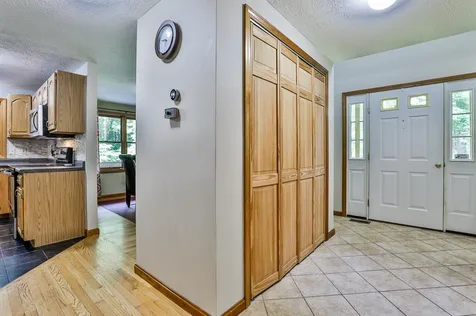 129 Mcevoy Drive Auburn NH 03032