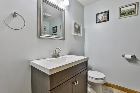 129 Mcevoy Drive Auburn NH 03032